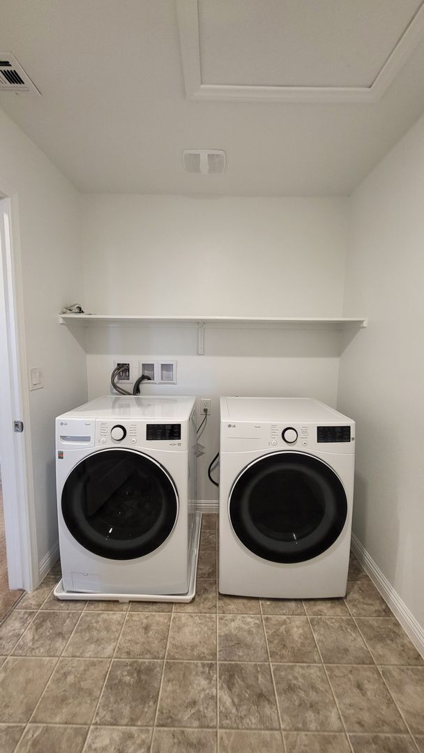 Building Photo - TESORA PAHRUMP - E. Summit Avenue