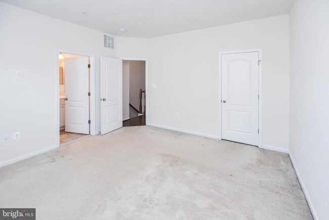 Building Photo - 608 Parkside Pl NE