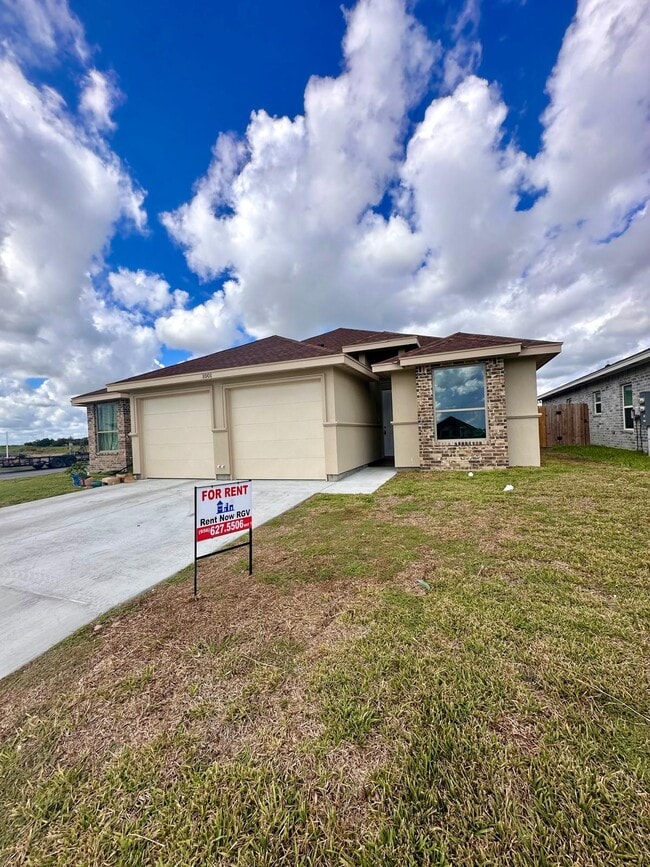 Primary Photo - 1001 Julia St