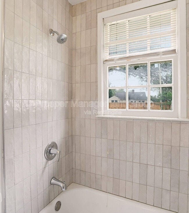 Building Photo - 4819 Boulevard Ln