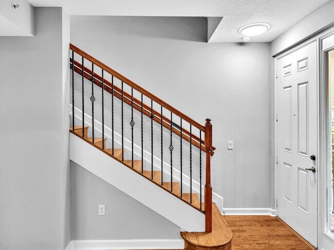 Building Photo - 2751 Ravella Way