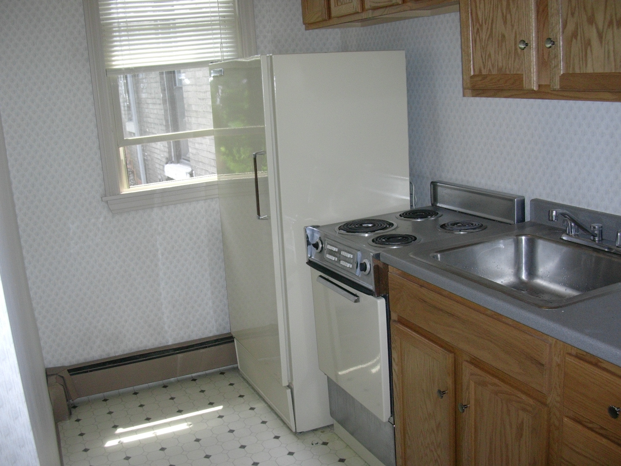 Building Photo - 745 S Millvale Ave