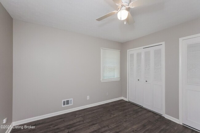 Building Photo - 6203 Big Ben Dr