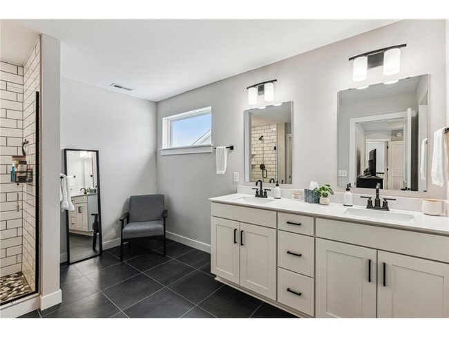 Building Photo - 7872 Jade Ln