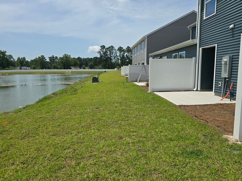 Retention Pond - 4174 High Glen Dr
