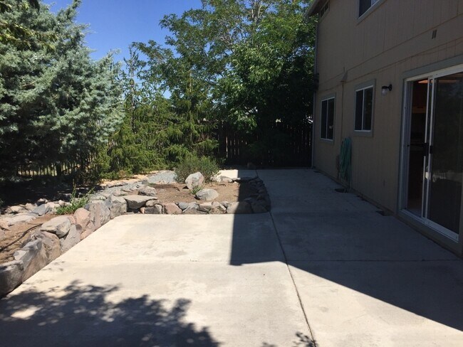 Building Photo - NW Reno Two Story - Beautiful Landscaping ...