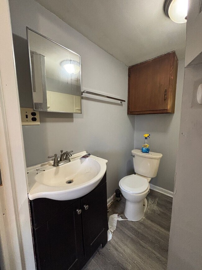 Building Photo - 122 Hayward St