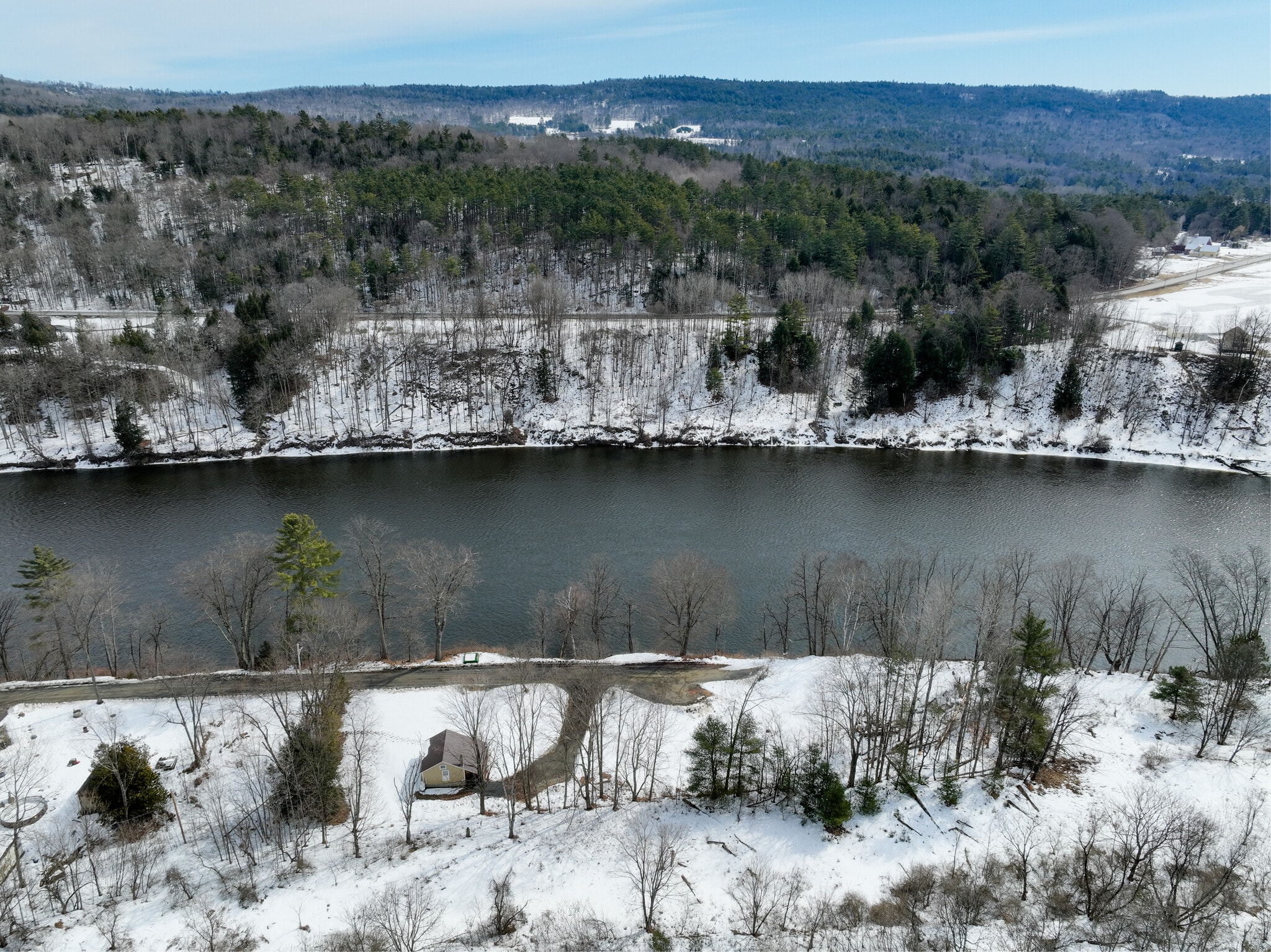 Building Photo - 288 River Rd