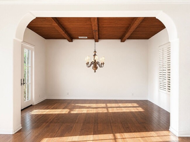 Building Photo - Luxury Living in Irvine's Prestigious Turtle Ridge