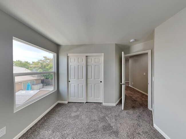 Building Photo - 8578 W Wing Dr