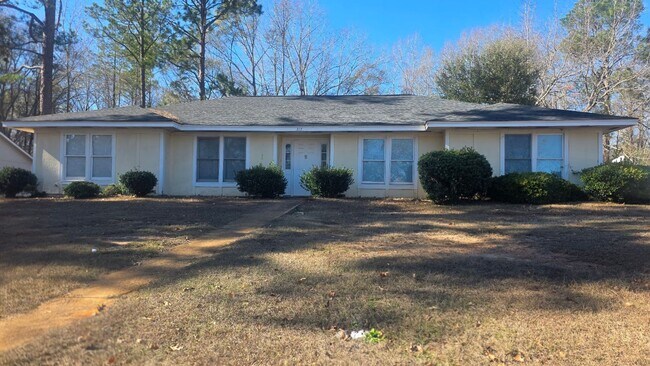 Building Photo - Nice affordable two bedroom one bath duplex