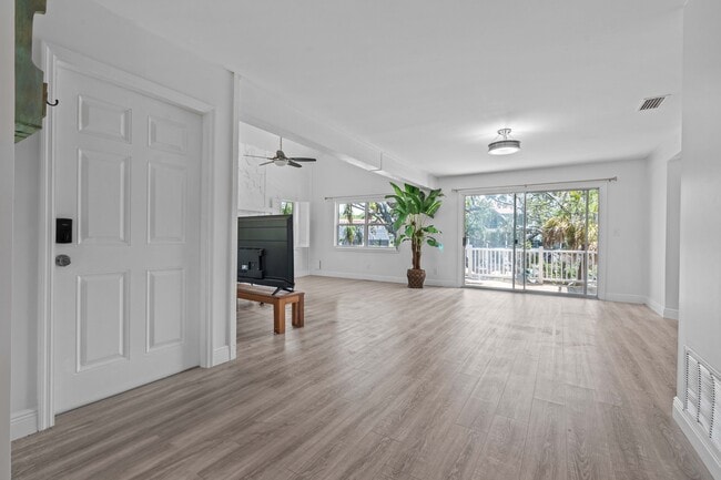 Building Photo - 4857 Hummingbird Trail