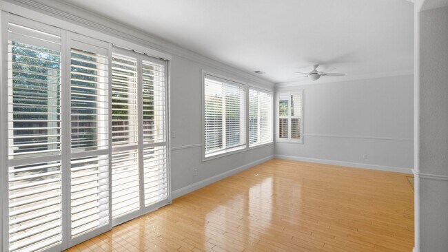 Building Photo - Rolling Hills Beauty! 4 Bedroom 3 Bath