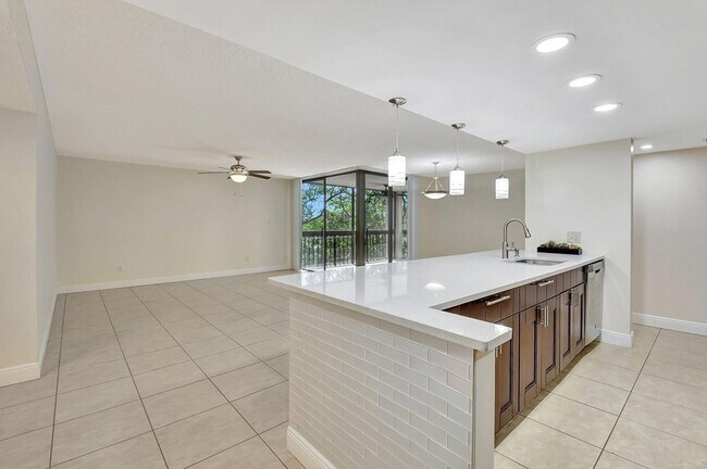 Building Photo - 820 Lavers Cir