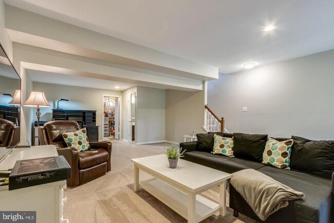 Building Photo - 3825 Grand Jct Ct