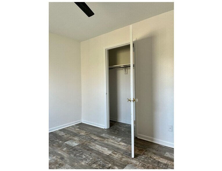 Building Photo - 139 Hendricks Blvd