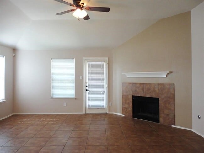 Building Photo - 2606 Slider Ct