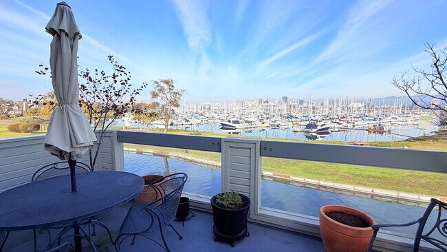 Building Photo - 31 Redondo Ct