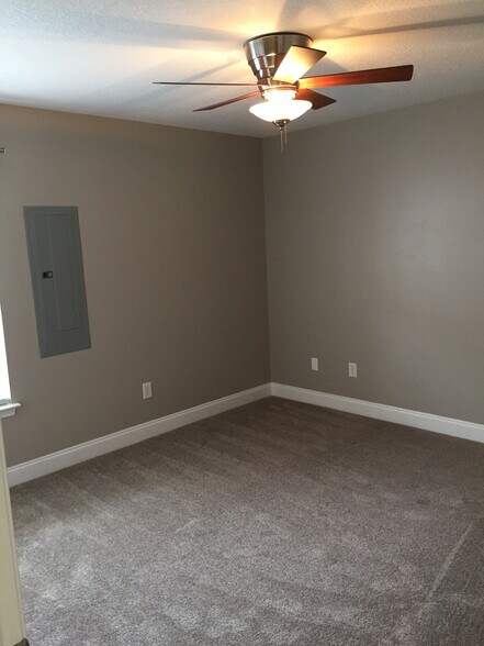 Bedroom 1 - 2B Circleview Dr