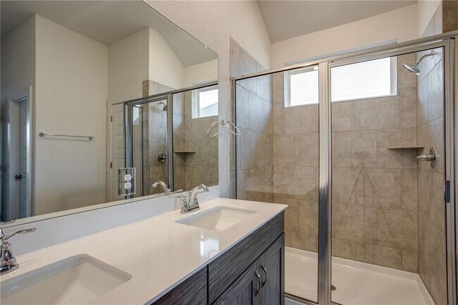 Building Photo - 608 Saturnia Dr