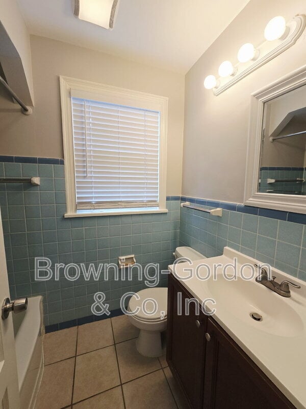 Building Photo - 3611A Mayflower Pl