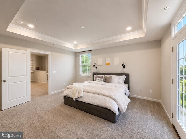 Building Photo - 4930 MacDonough Pl