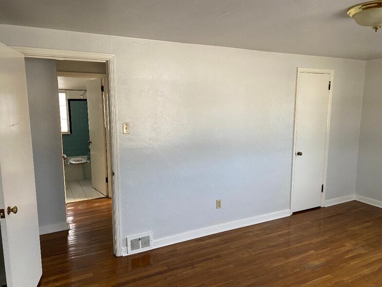 Building Photo - 4337 Clairton Blvd