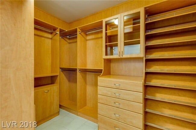 Building Photo - Gorgeous Cul-De-Sac Home with Casita, Pool & Spa!