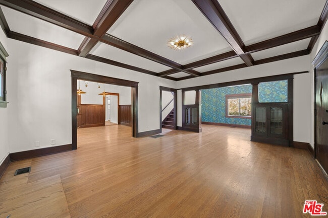 Building Photo - 1650 Maltman Ave