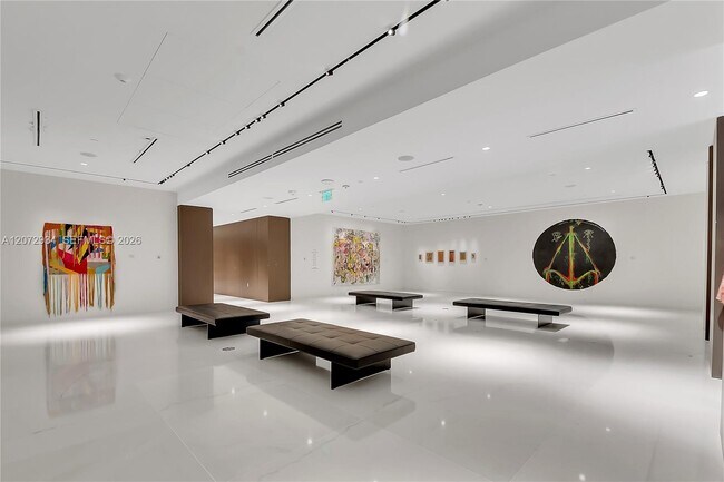 Building Photo - 300 Biscayne Blvd Way