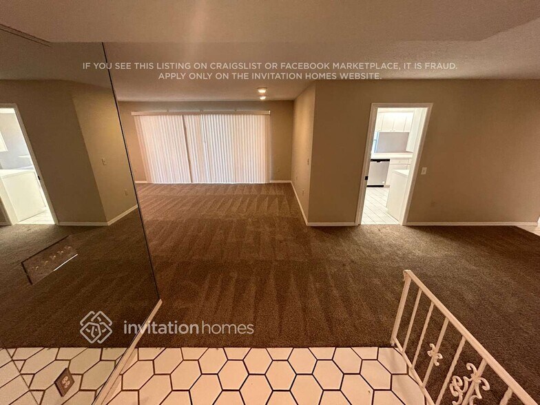 Building Photo - 5697 Country Lakes Dr