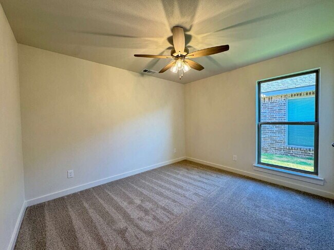Building Photo - Brand New 3-bedroom 2-bath Home in Burgamy Park!