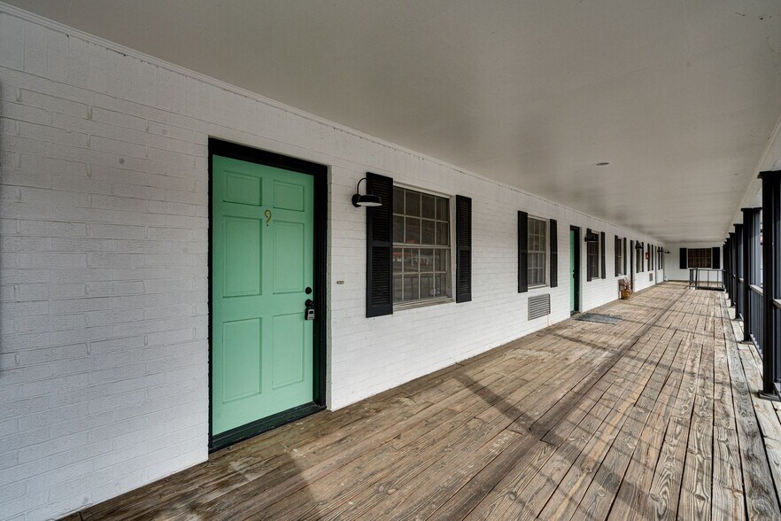 Primary Photo - 2845 Dayton Blvd