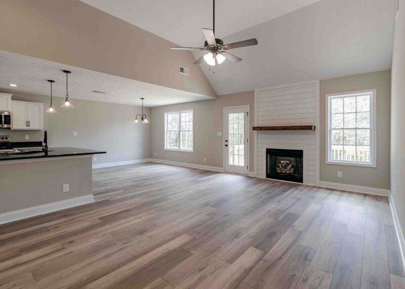 Building Photo - 180 Bonnell Dr