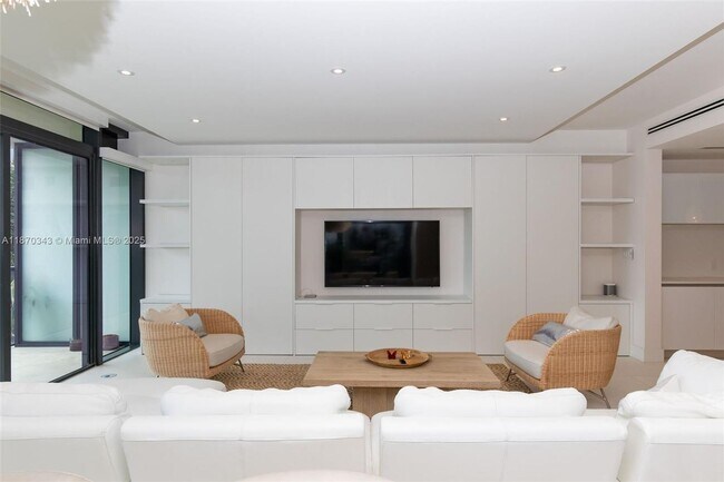 Building Photo - 2101 S Surf Rd