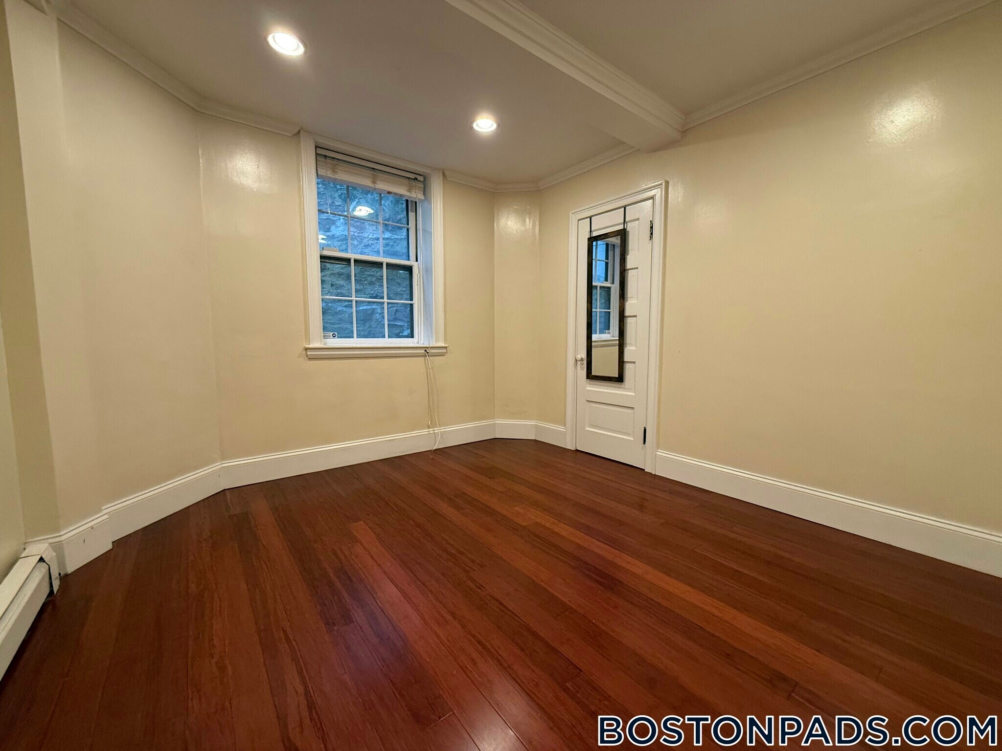 Building Photo - 1253 Beacon St