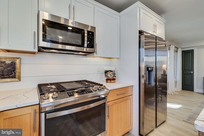 Building Photo - 84 S Chesapeake Ave