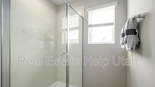 Building Photo - 1549 Charmer Ln