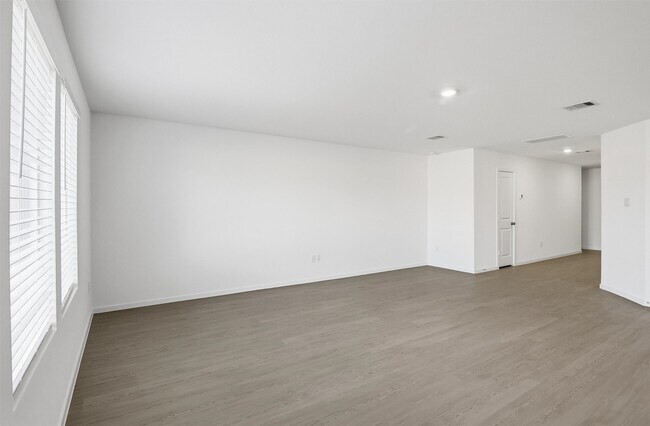 Building Photo - 26914 Dalmatian Bellflower Dr