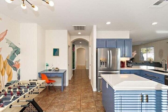 Building Photo - 80746 Diamondback Trail