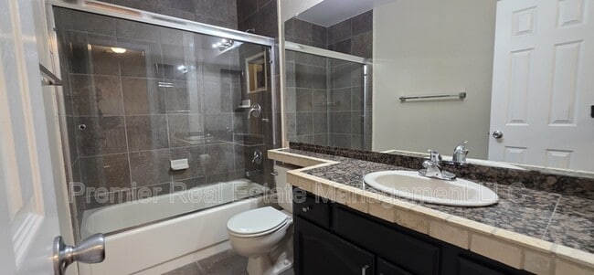 Building Photo - 572 W Jamison Pl