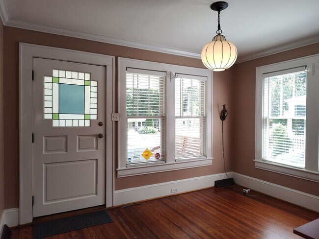 Building Photo - Charming 2-Bedroom, 2-Bath Brick Ranch Home in Midwood!