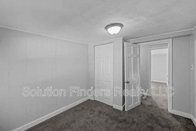 Building Photo - 42 N Main St