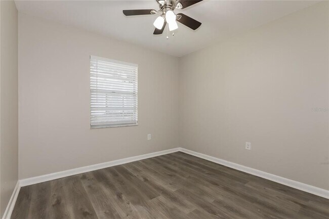 Building Photo - 5525 Southgrove Ct