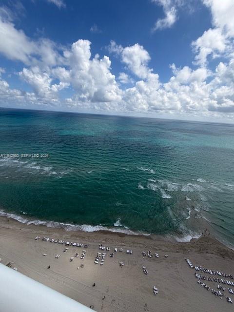 Building Photo - 18101 Collins Ave