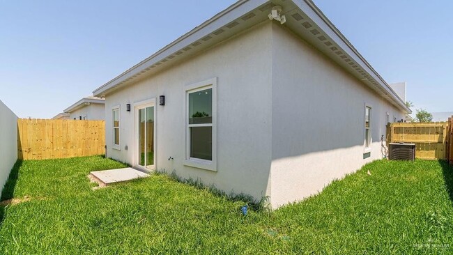 Building Photo - 5705 Notre Dame Ave
