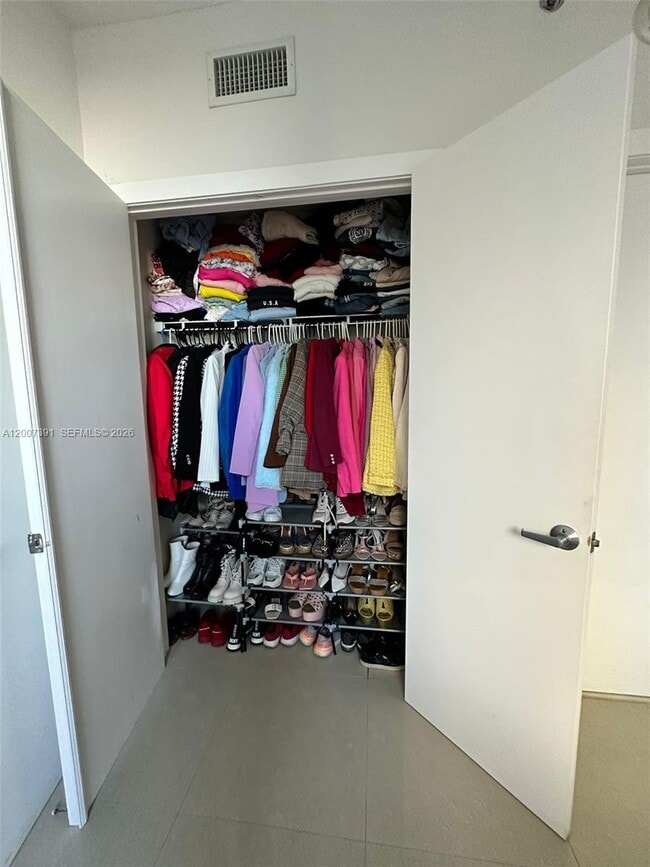 Building Photo - 1050 Brickell Ave