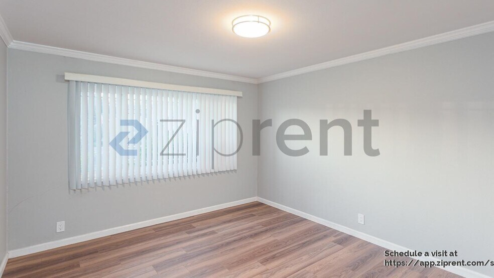 Building Photo - 1861 Briarwood Dr