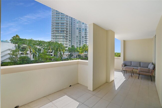 Building Photo - 250 Sunny Isles Blvd