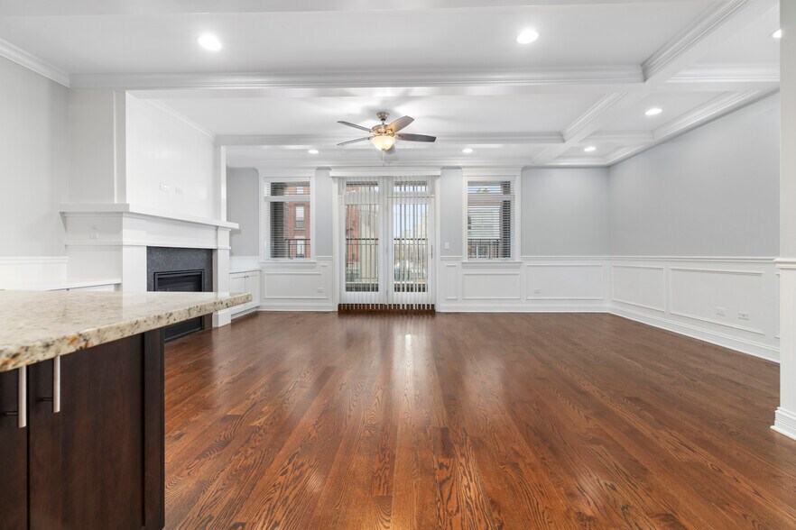 Building Photo - 1356 W Grand Ave